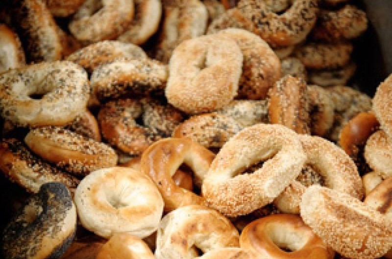 Picture of many varities of bagels